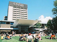  UNSW Library Lawn